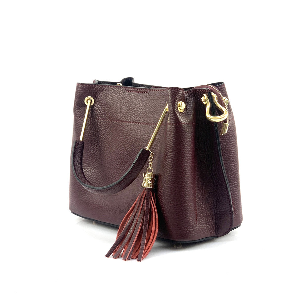 Farbe: Bordeaux