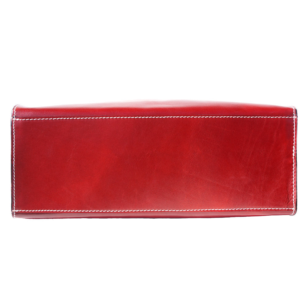 Farbe: Dunkelrot