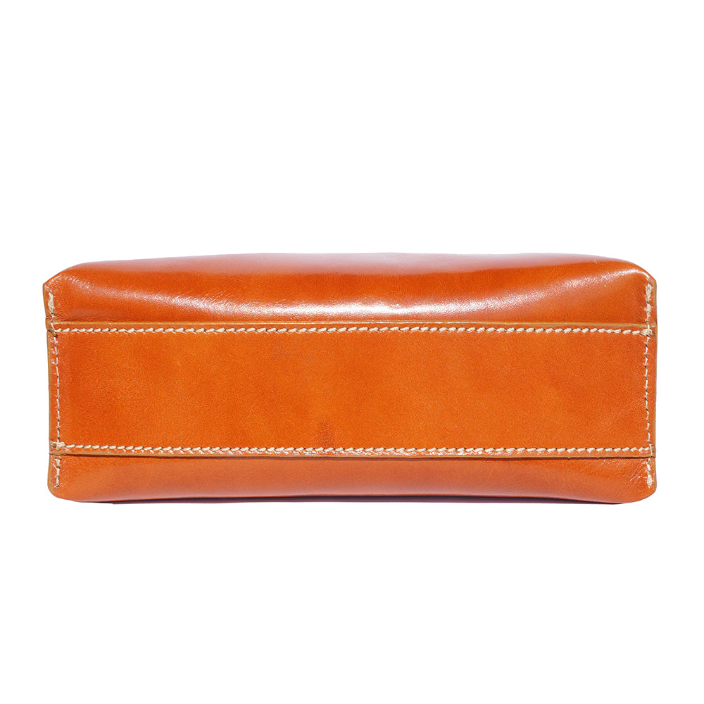 Farbe: Hellbraun