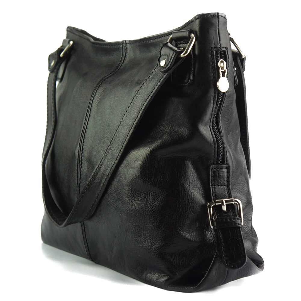 Farbe: Schwarz