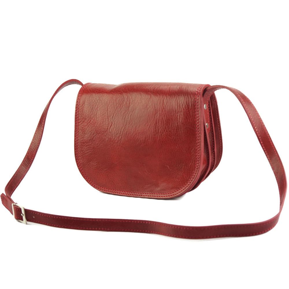 Farbe: Dunkelrot