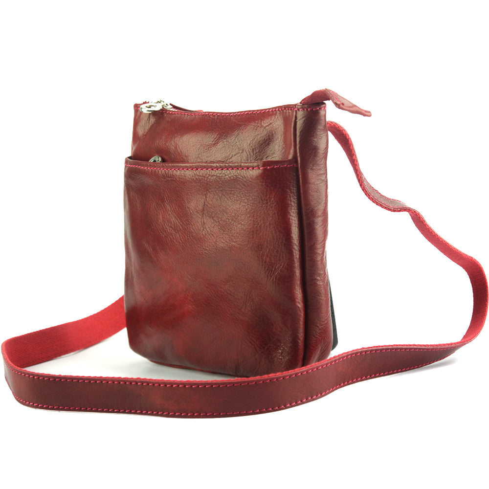 Farbe: Dunkelrot