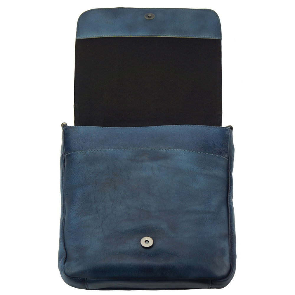 Farbe: Dunkelblau