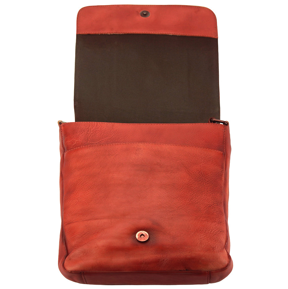 Farbe: Hellrot