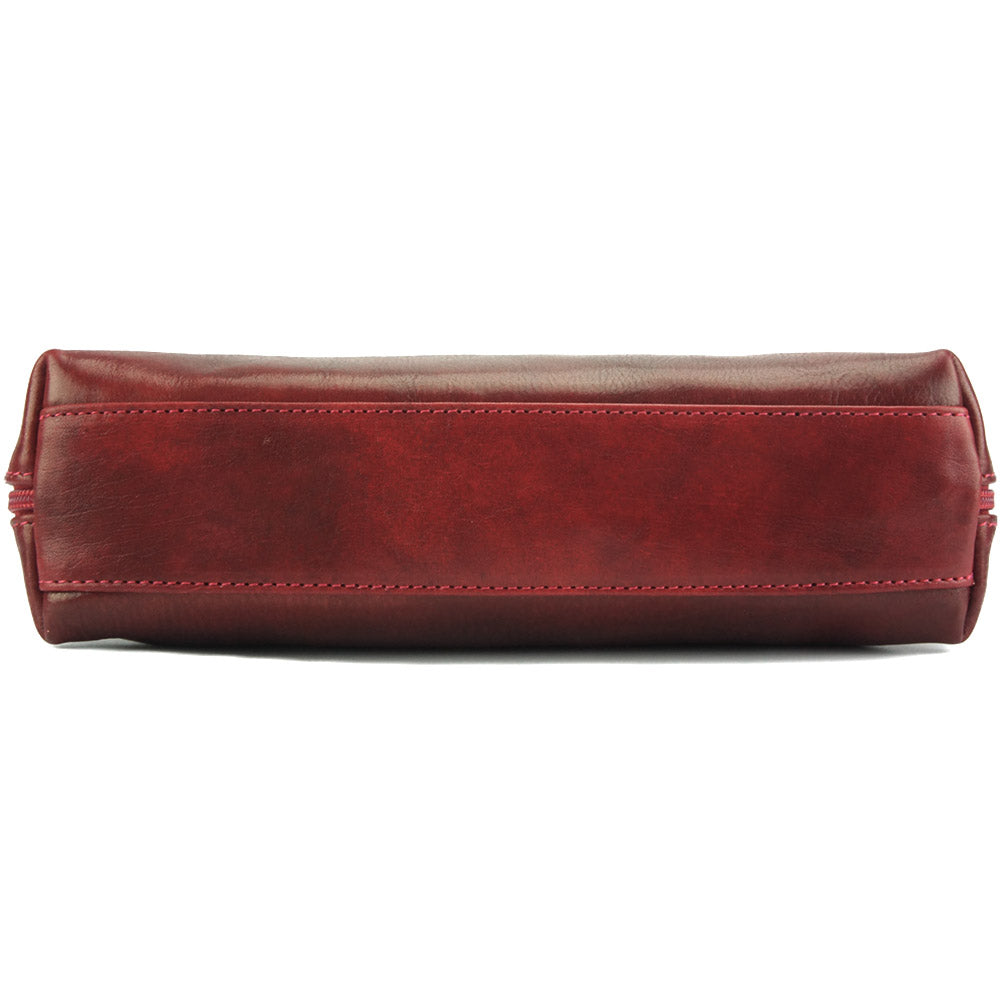 Farbe: Dunkelrot