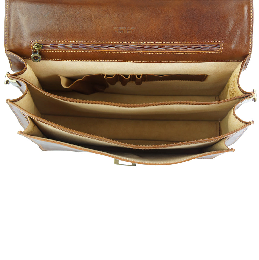 Farbe: Braun