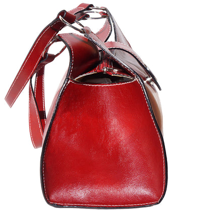 Farbe: Dunkelrot