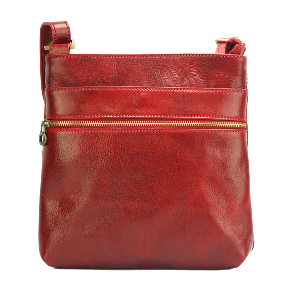 Farbe: Dunkelrot