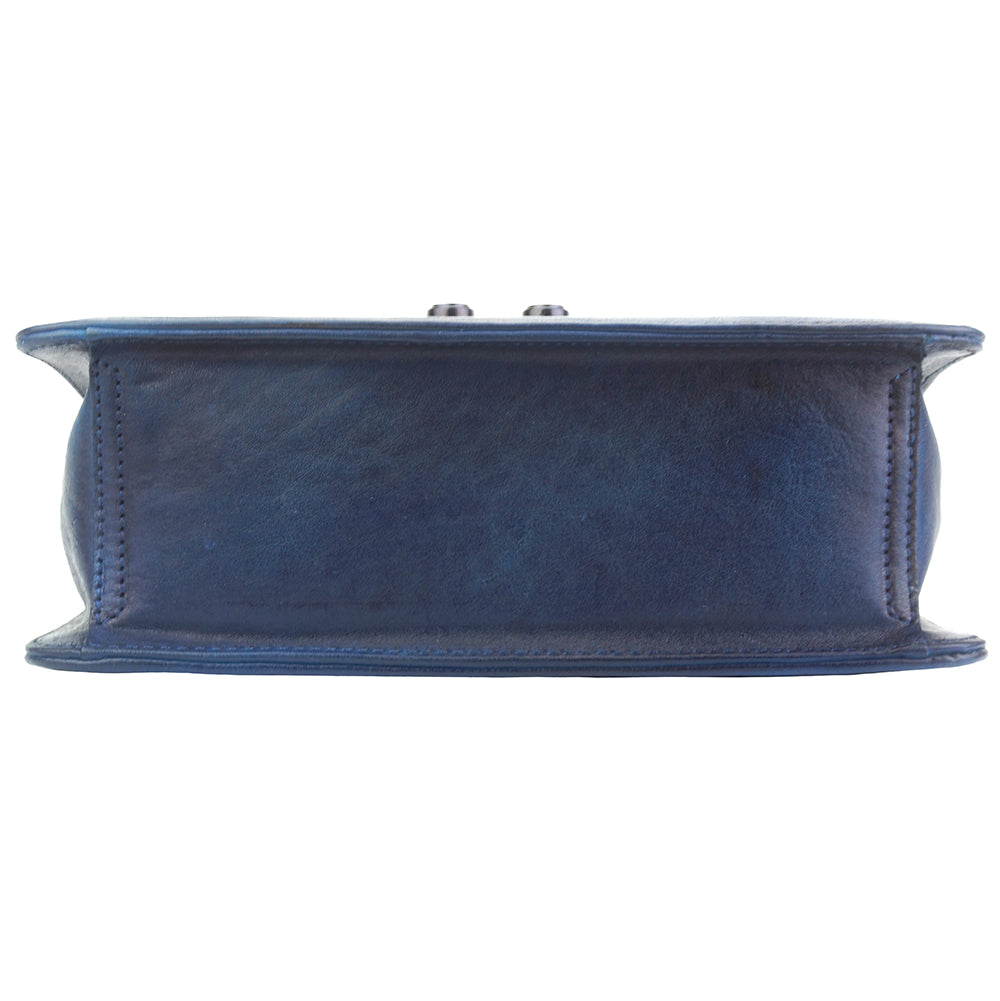 Farbe: Dunkelblau