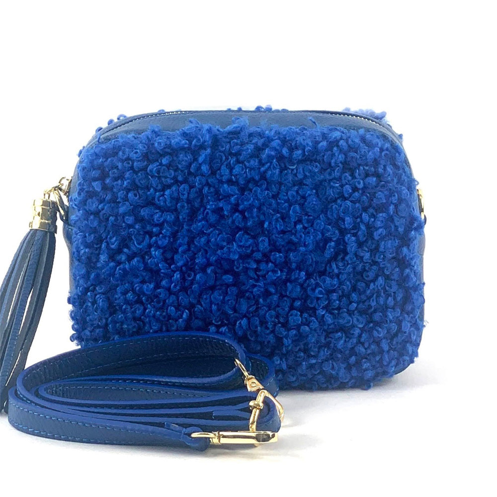 Farbe: Signalblau