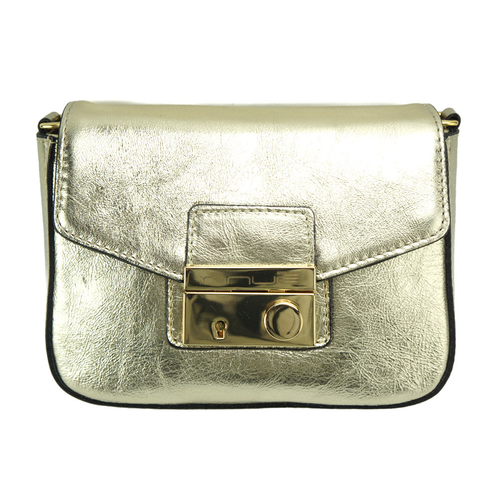 Farbe: Golden