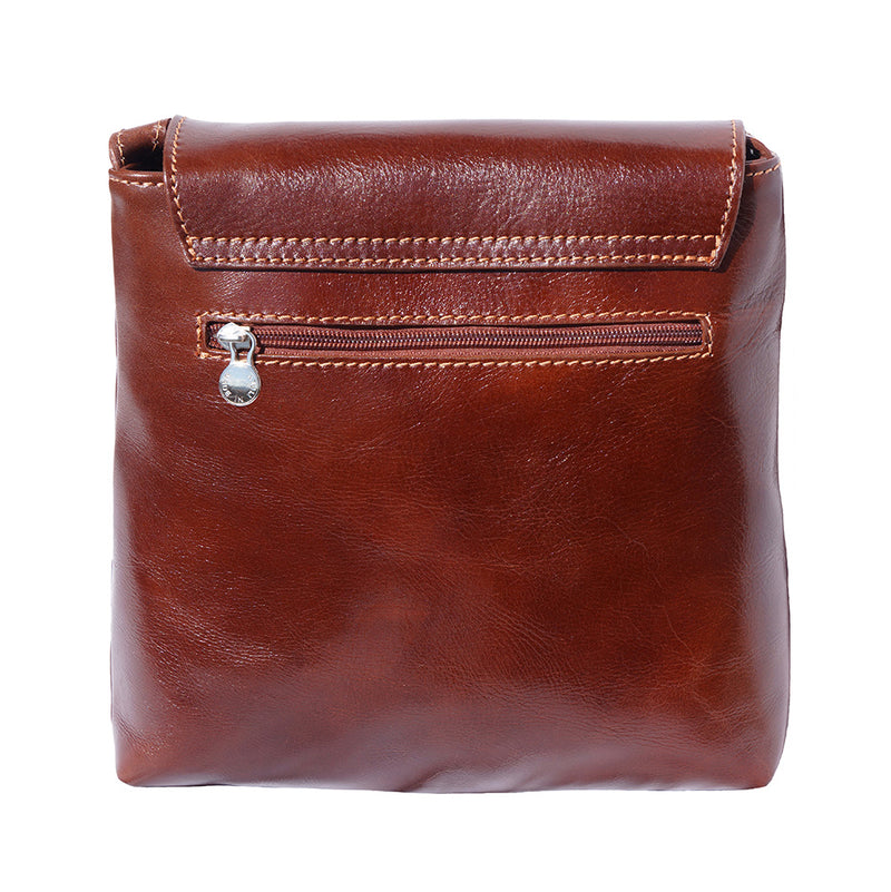 Medium flat shoulder bag in cowhide leather